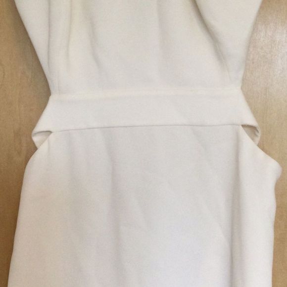 Halston Heritage Cutout Back Halter Gown - Picture 4 of 10